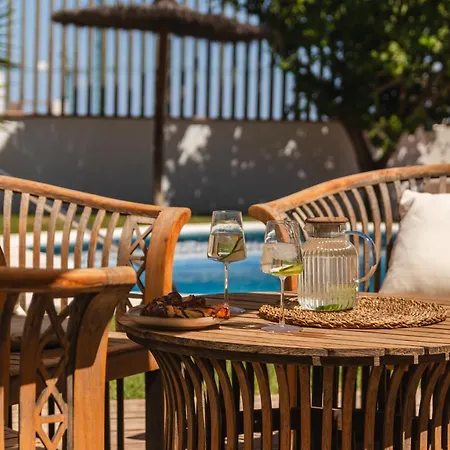 Villa Luxury With Stunning Sea Views, 600m From The And The Port, Private Pool, Walking Distance To The Old Town And Amenities Estepona