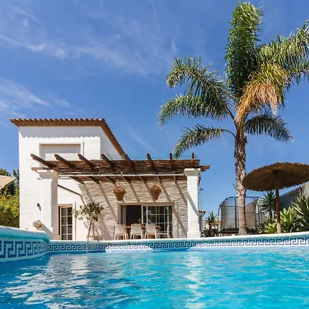 Luxury With Stunning Sea Views, 600m From The And The Port, Private Pool, Walking Distance To The Old Town And Amenities *