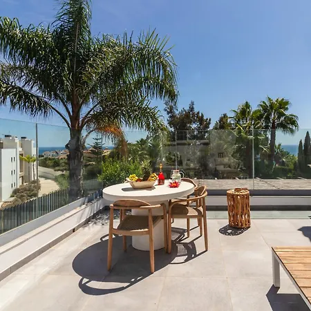 Luxury With Stunning Sea Views, 600m From The And The Port, Private Pool, Walking Distance To The Old Town And Amenities *