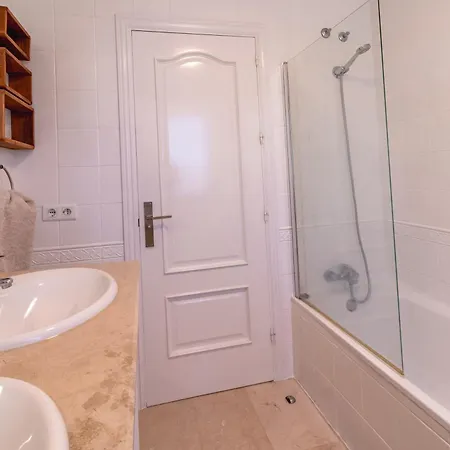 Villa Luxury With Stunning Sea Views, 600m From The And The Port, Private Pool, Walking Distance To The Old Town And Amenities Estepona